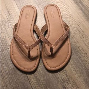 rose gold sparkly flip flops